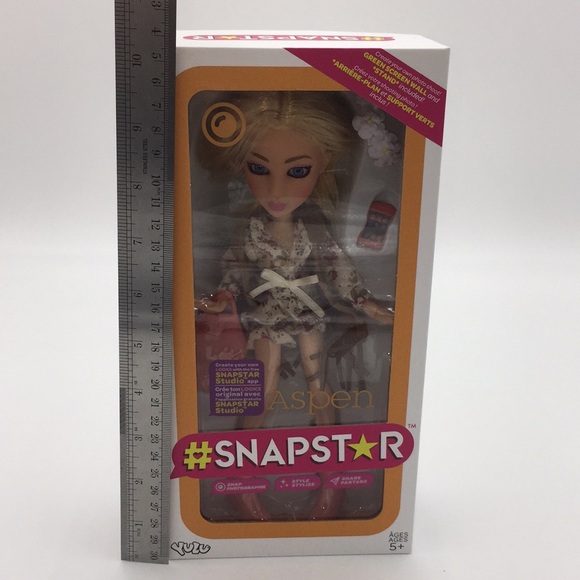 Snapstar Aspen Fashion Doll with Accessories Blonde - Picture 11 of 11